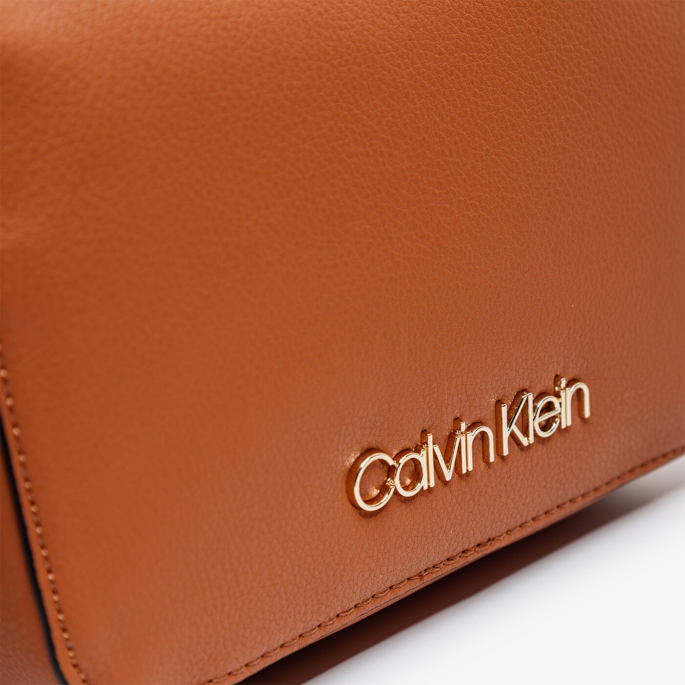 Damska torebka CALVIN KLEIN TOREBKA MUST CAMERABAG k60k606330gae kolor brązowy