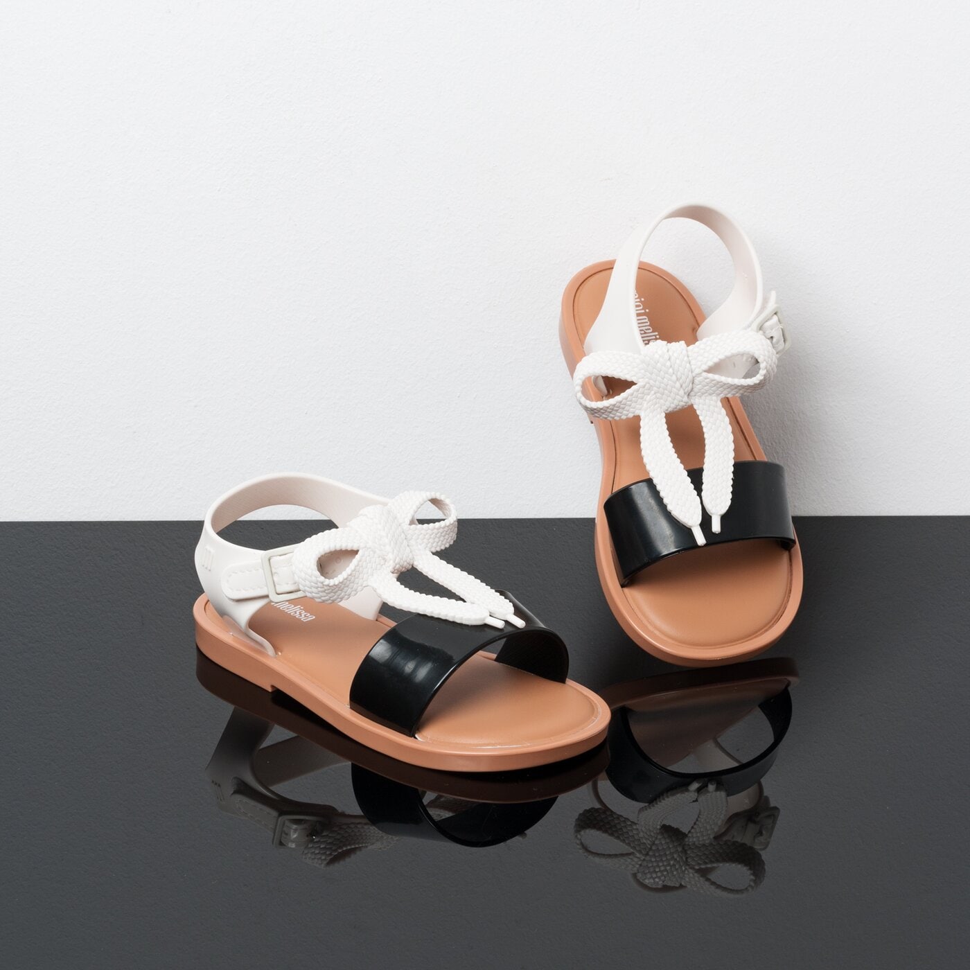 Dziecięce sandały / klapki MELISSA MINI MELISSA MAR SANDAL BB 3242552909 kolor biały