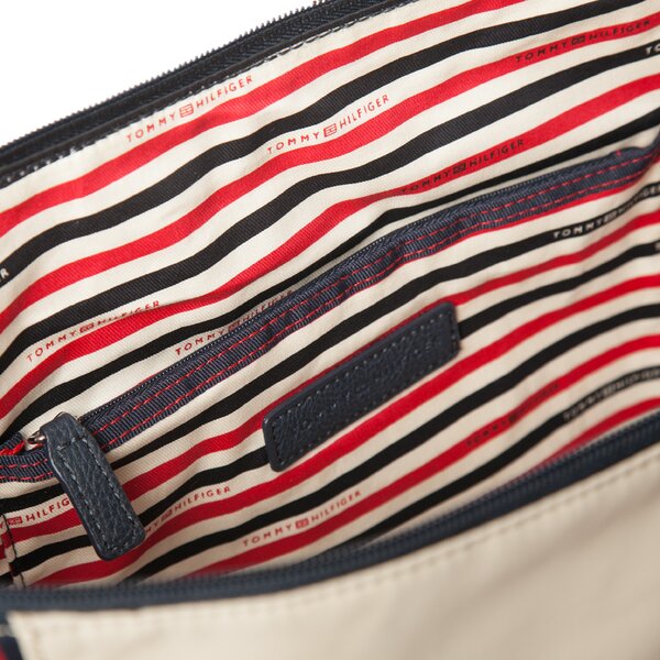 TOMMY HILFIGER TORBA PAMELA HOBO aw0aw00559908 kolor czerwony