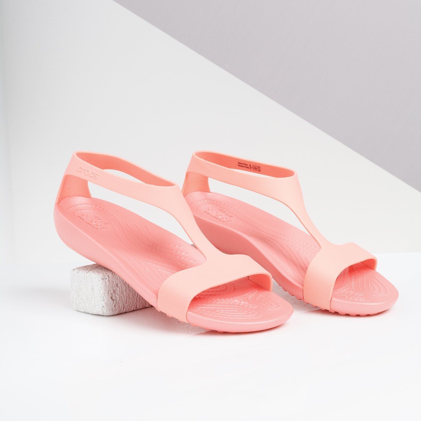 Damskie sandały CROCS SERENA SANDAL 2054696jc kolor różowy