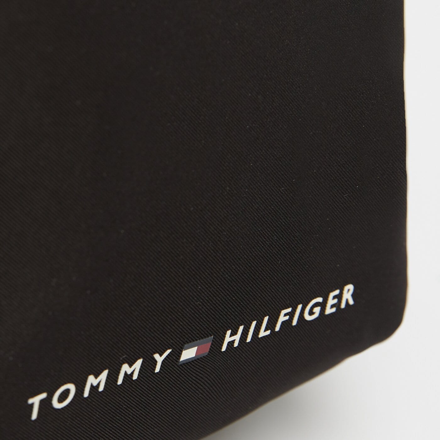 Damska torebka TOMMY HILFIGER TOREBKA TH SKYLINE MINI REPORTER am0am11790bds kolor czarny