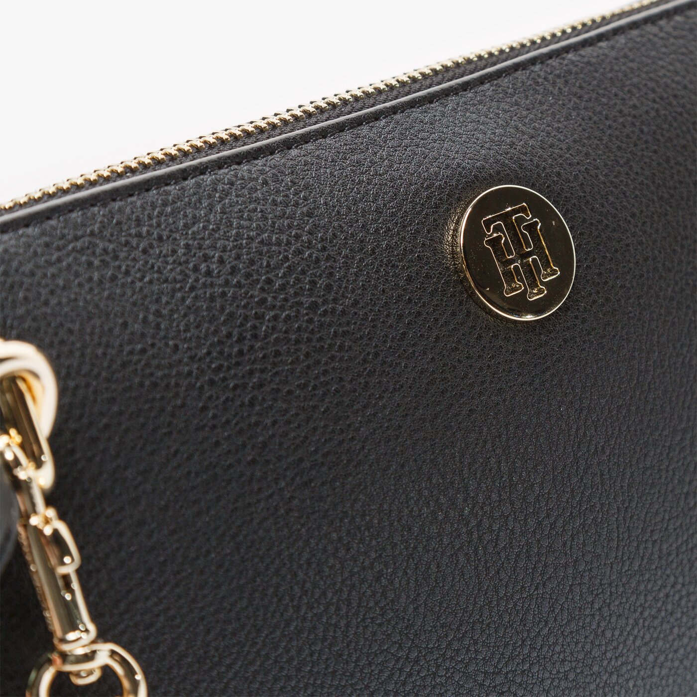 Damska torebka TOMMY HILFIGER TOREBKA CHARMING CROSSOVER aw0aw08157bds kolor czarny