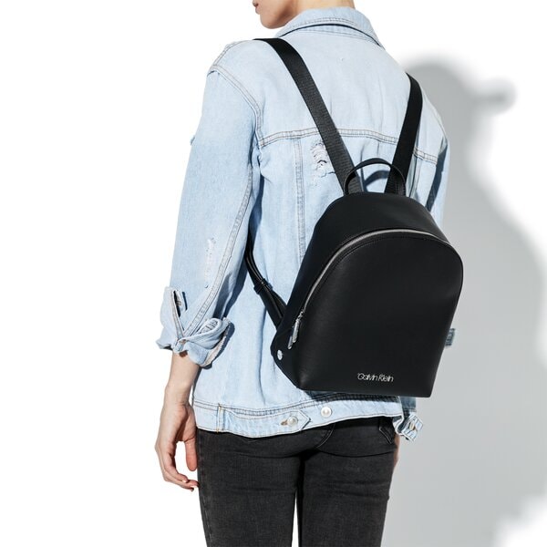 Damski plecak CALVIN KLEIN PLECAK SNAP SML BACKPACK k60k604804001 kolor czarny