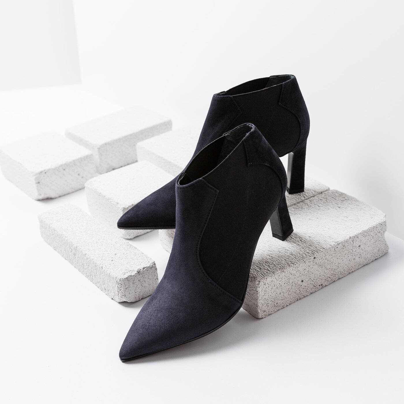 Damskie buty za kostkę BALDOWSKI BOTEK NA SZPILCE D021817633001 d021817633001 kolor granatowy