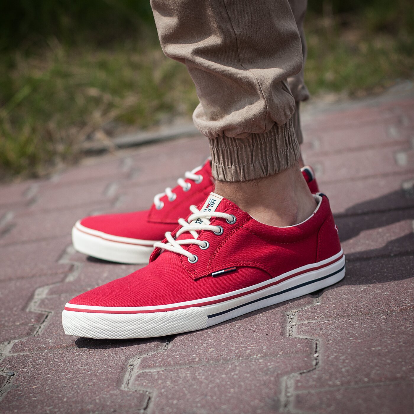 Męskie trampki TOMMY HILFIGER V2385IC 1D1 em56820815611 kolor czerwony