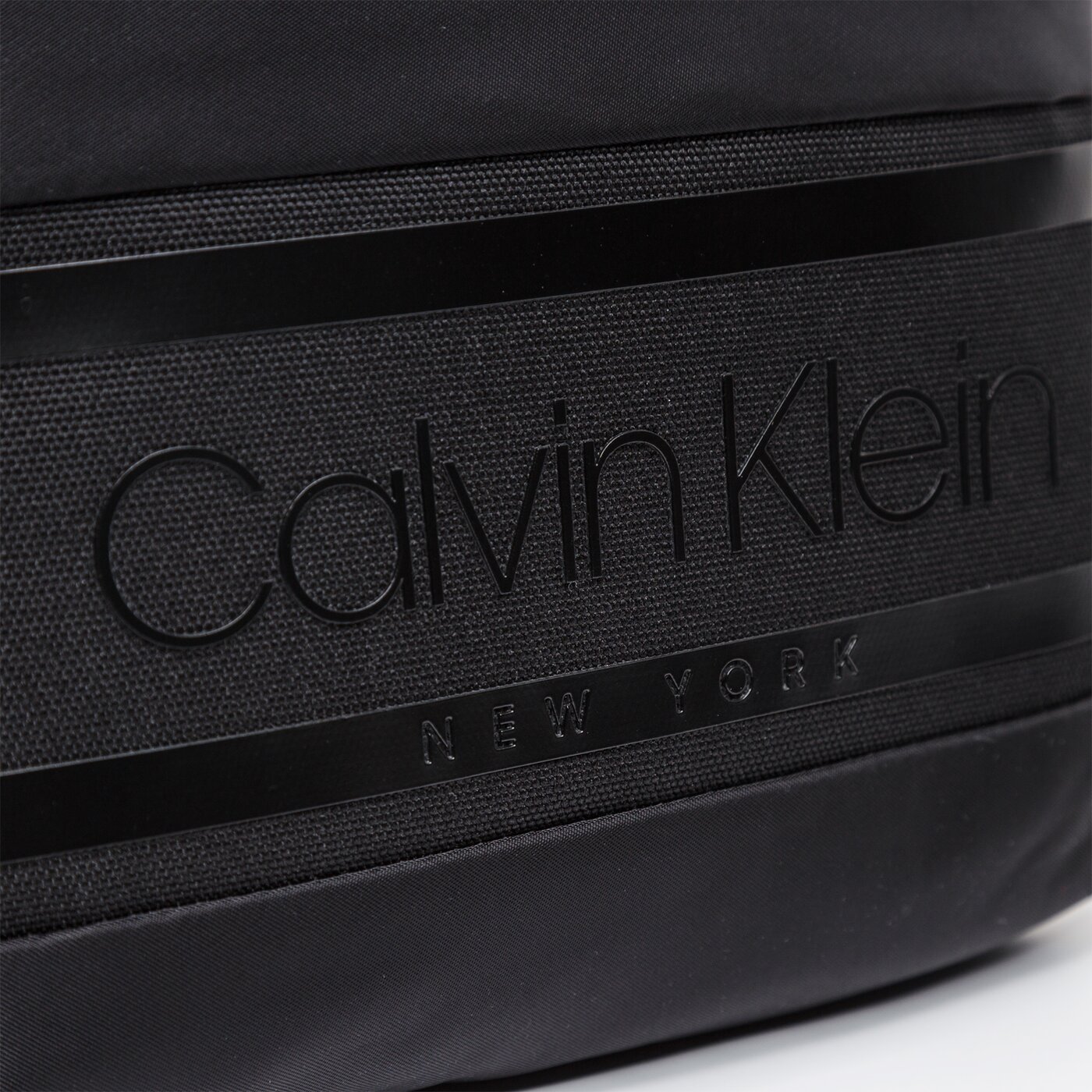 CALVIN KLEIN TORBA STRIPED LOGO FLAT CROSSOVER k50k505378bax kolor czarny