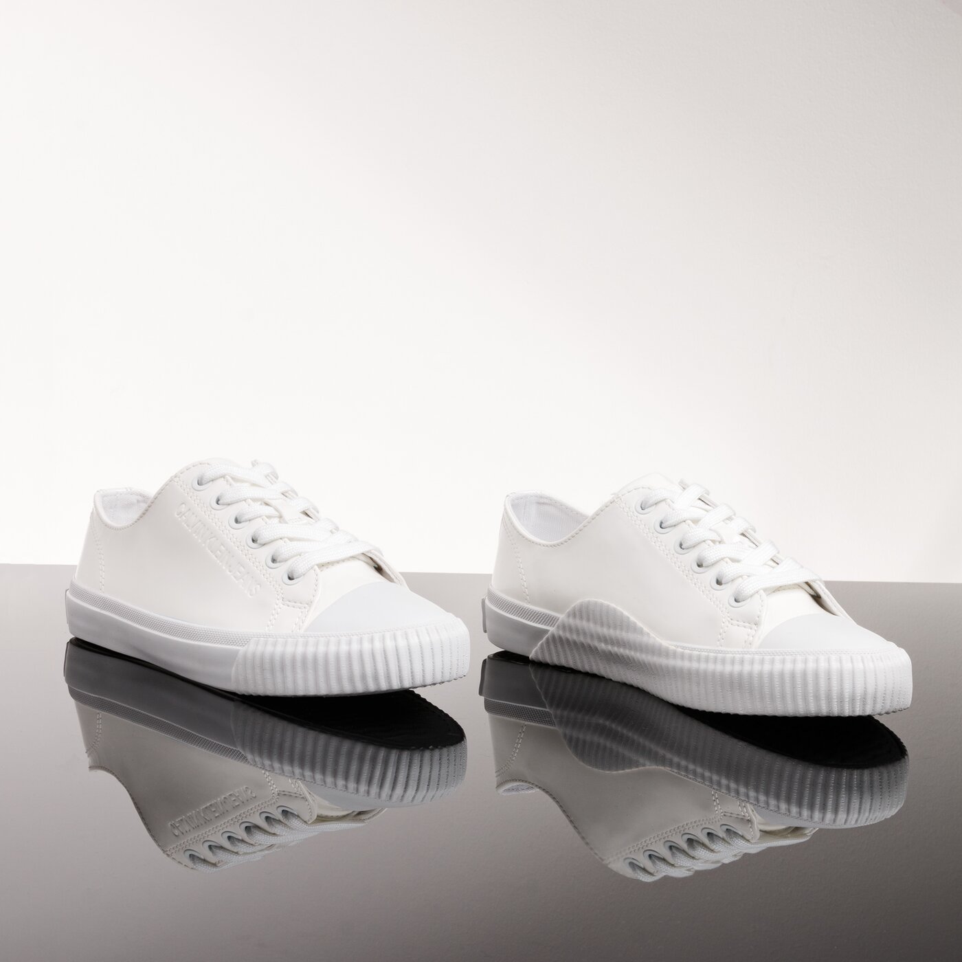 Damskie trampki CALVIN KLEIN IRELAND r0775wth kolor biały