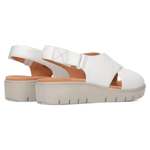 Damskie sandały CLARKS UN KARELY HAIL 26132235 kolor biały