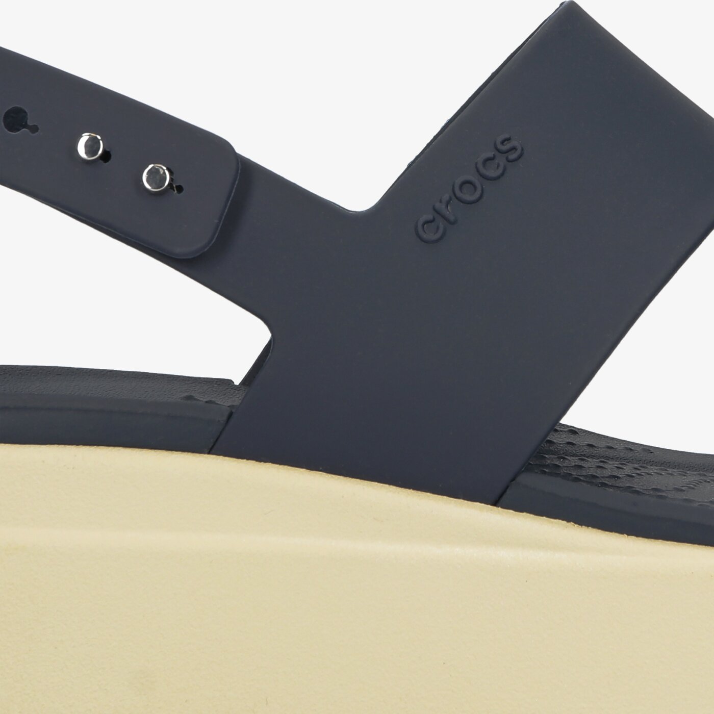 Damskie sandały CROCS BROOKLYN LOW WEDGE 20645346k kolor granatowy