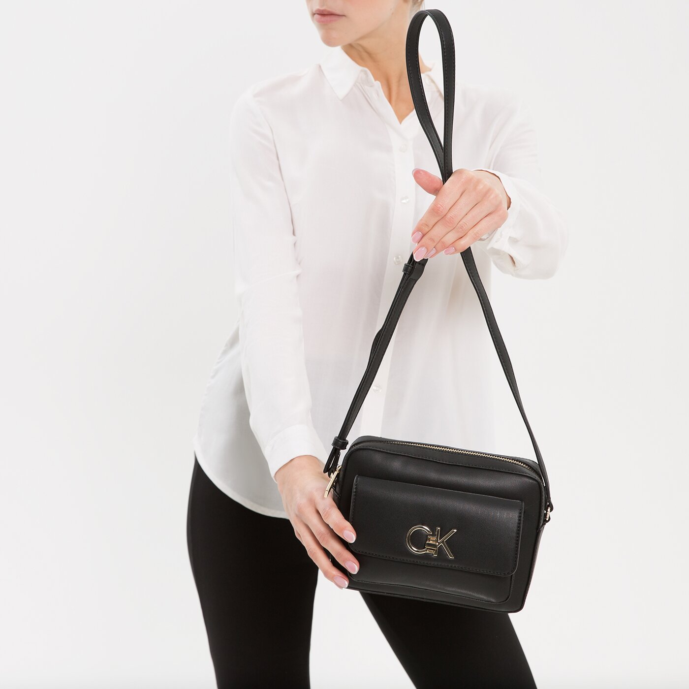 Damska torebka CALVIN KLEIN TOREBKA RE-LOCK CAMERA BAG k60k609114bax kolor czarny