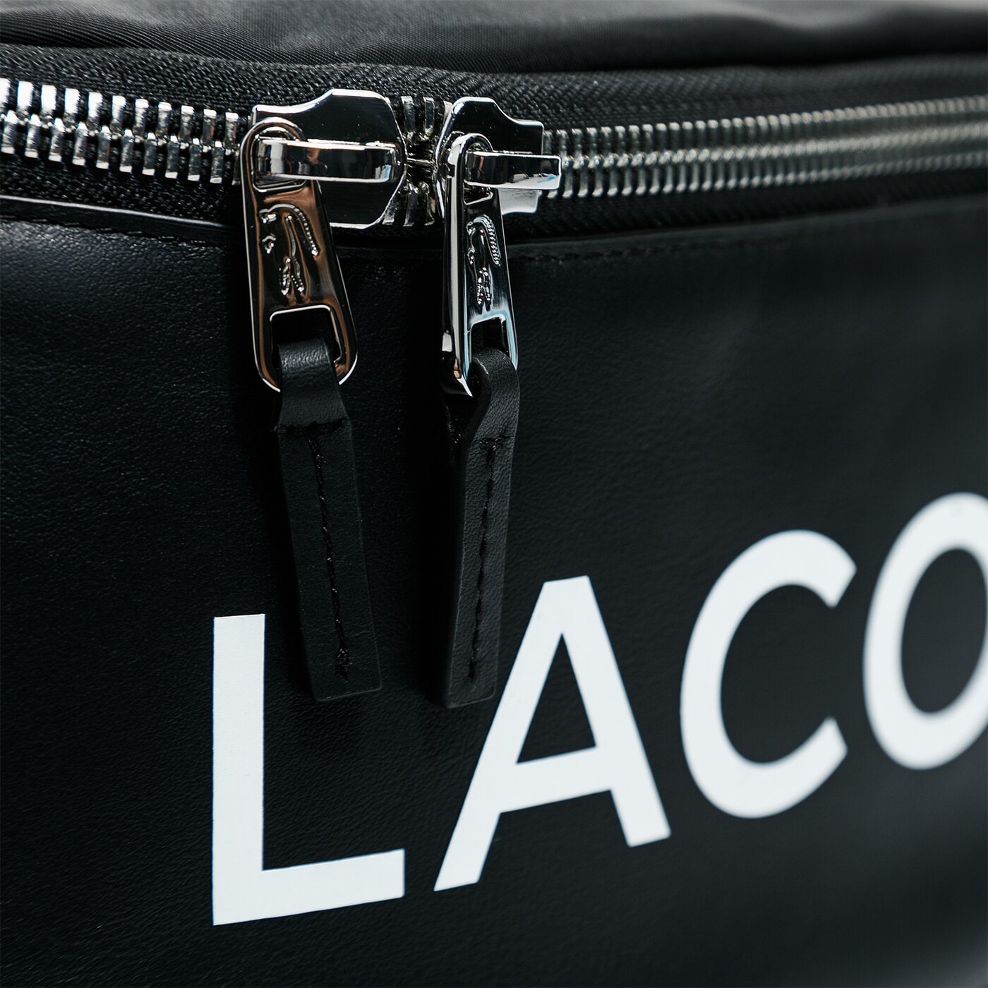 Damska nerka / saszetka LACOSTE TORBA WAISTBAG nh3286ia279 kolor czarny