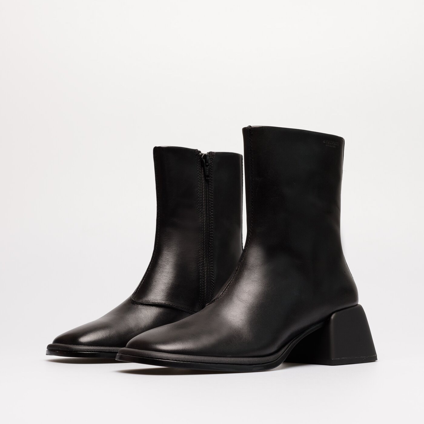 Damskie botki / sztyblety VAGABOND ANSIE 5445-001-20 kolor czarny