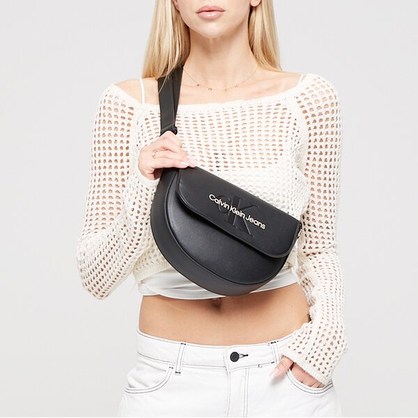 Damska torebka CALVIN KLEIN TOREBKA SCULPTED SADDLE BAG22 MONO k60k61122301f kolor czarny
