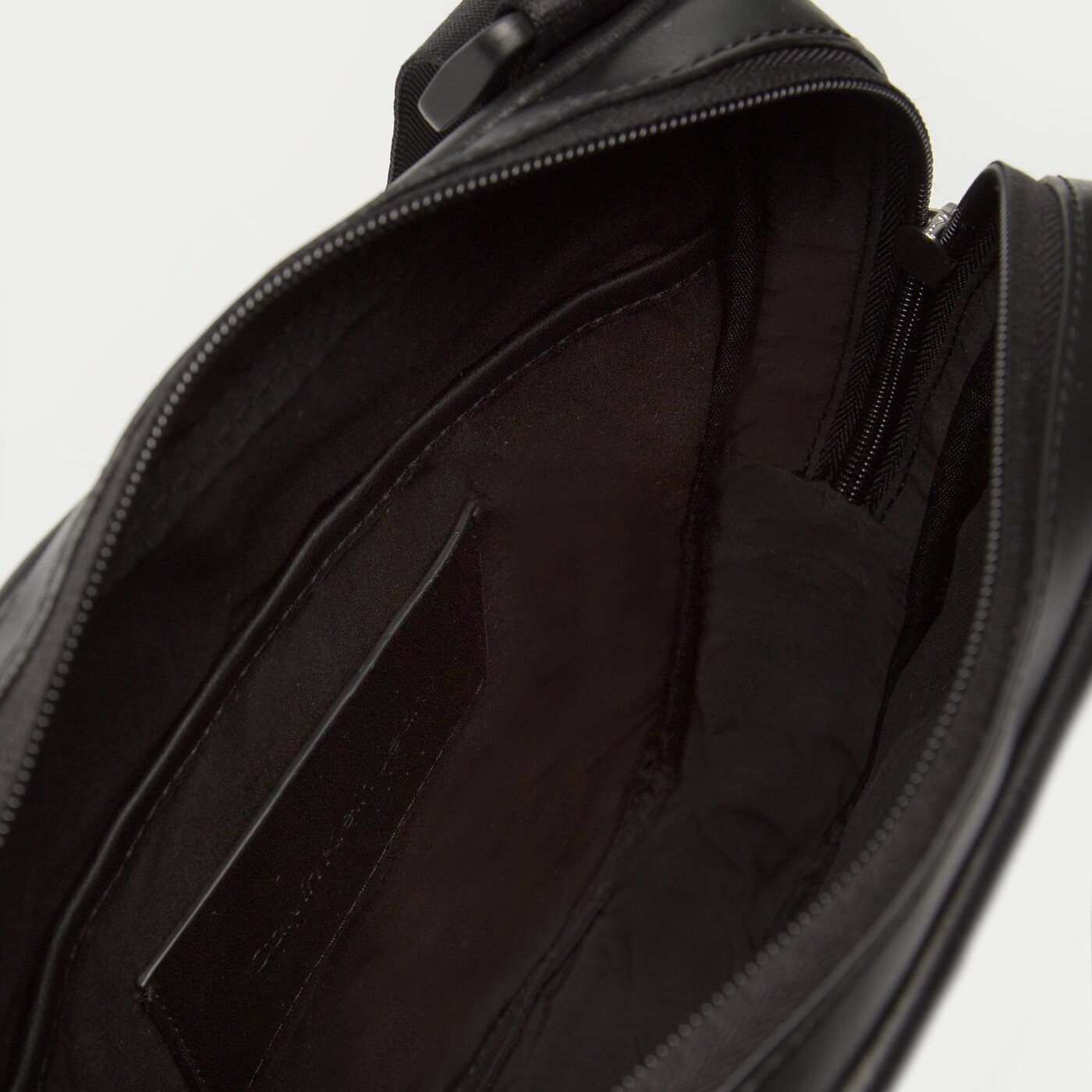 Męska nerka / saszetka CALVIN KLEIN TORBA MONOGRAM SOFT REPORTER22 k50k510203bds kolor czarny