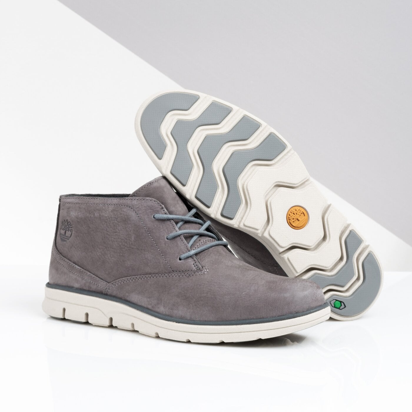 Męskie buty za kostkę TIMBERLAND BRADSTREET PT CHUKKA tb0a22p20331 kolor szary