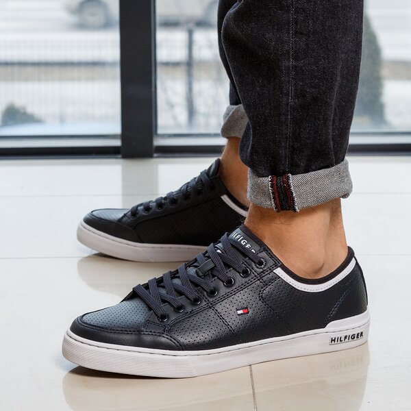 Męskie trampki TOMMY HILFIGER H2285ARRINGTON 5A fm0fm00552403 kolor granatowy