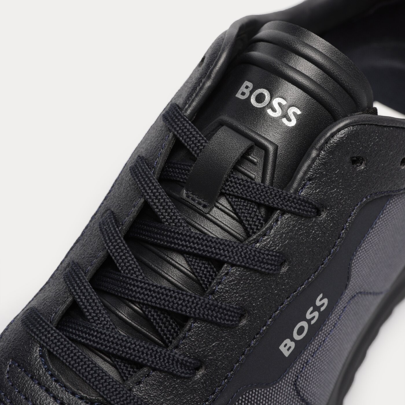 Męskie sneakersy (buty) HUGO BOSS ZAYN LOWP 50502884405 kolor granatowy