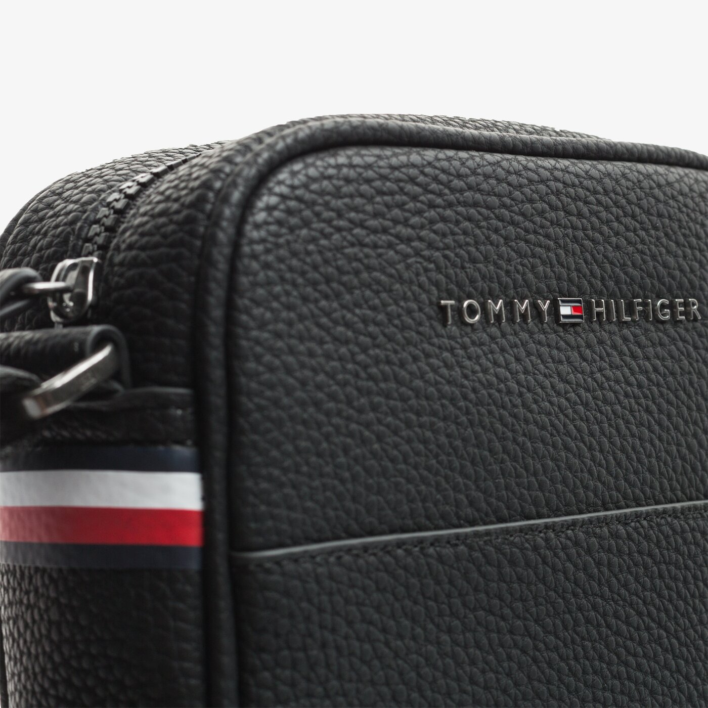 TOMMY HILFIGER TORBA ESSENTIAL MINI REPORTER am0am05228bds kolor czarny