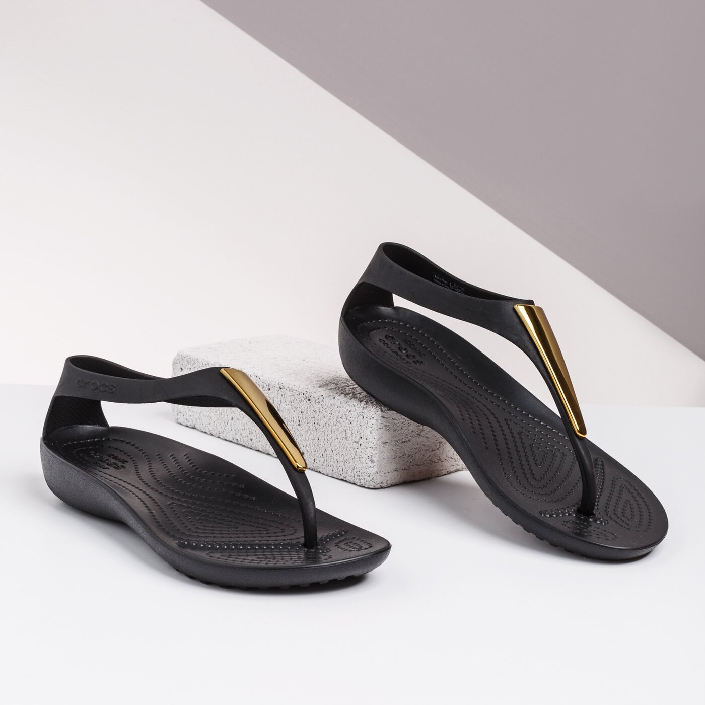 Damskie sandały CROCS SERENA FLIP 206420751 kolor czarny