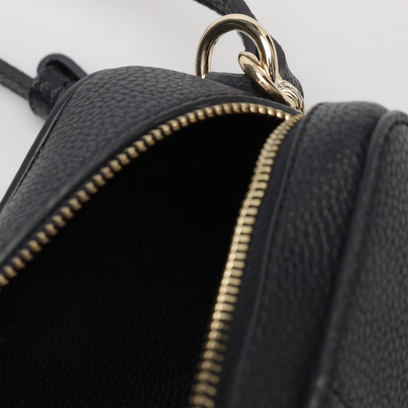 Damska torebka TOMMY HILFIGER TOREBKA TH EMBLEM CROSSOVER CORP aw0aw15284dw6 kolor granatowy