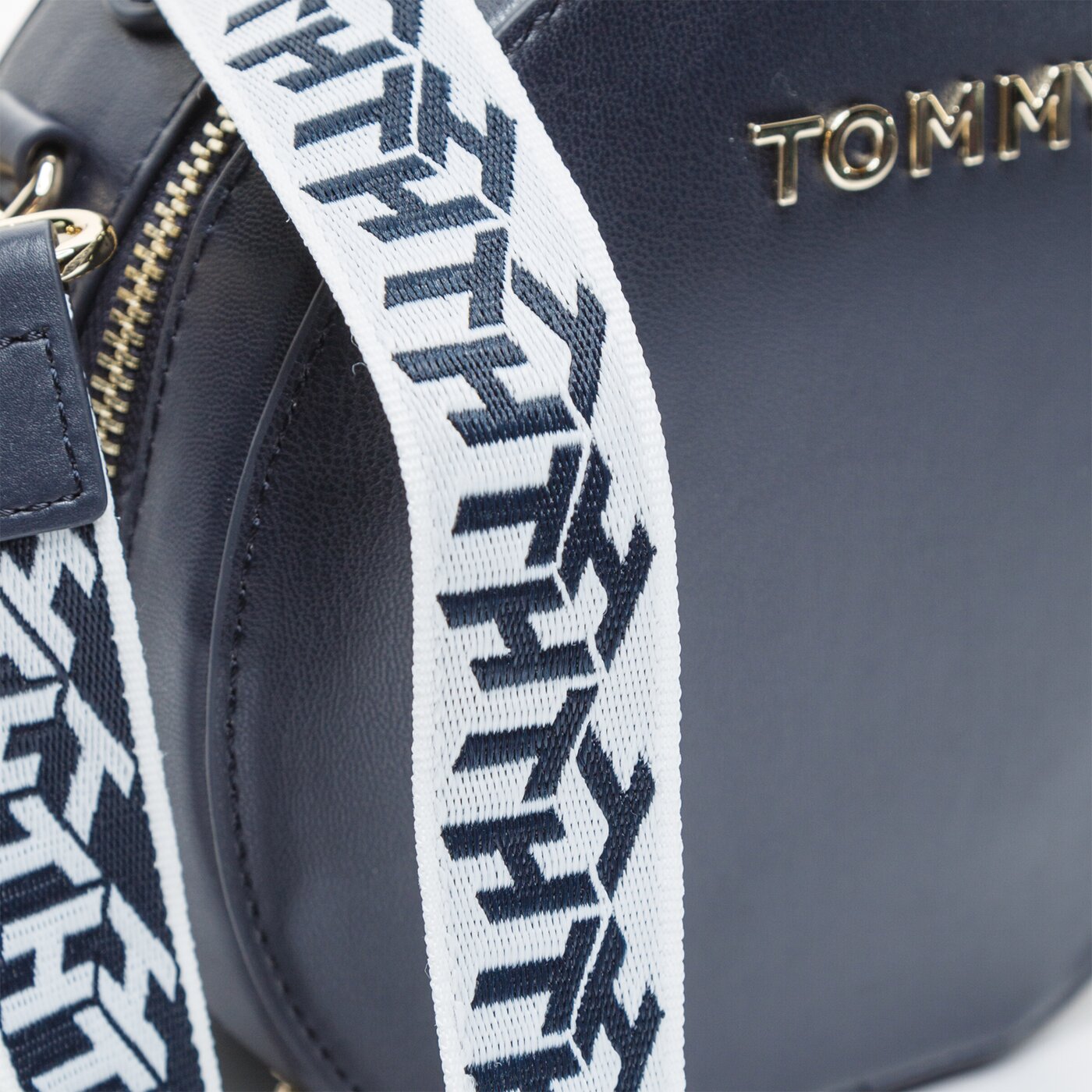 Damska torebka TOMMY HILFIGER TOREBKA ICONIC XOVER aw0aw07949cjm kolor granatowy