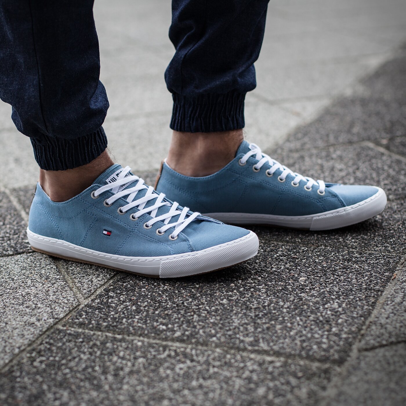 Męskie trampki TOMMY HILFIGER W2285ALKER 7D fm56820981917 kolor niebieski