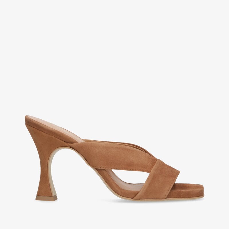 SYMBIOSIS SLIDES CHICA