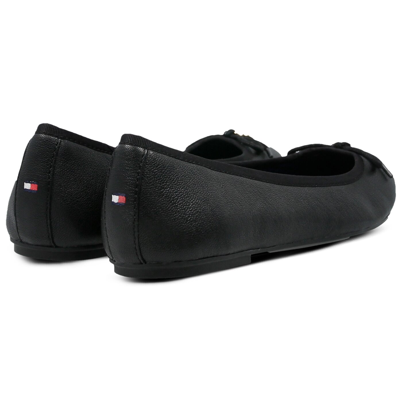 Damskie baleriny (buty) TOMMY HILFIGER BASIC LEATHER BALLERINA CHARM fw0fw02814990 kolor czarny