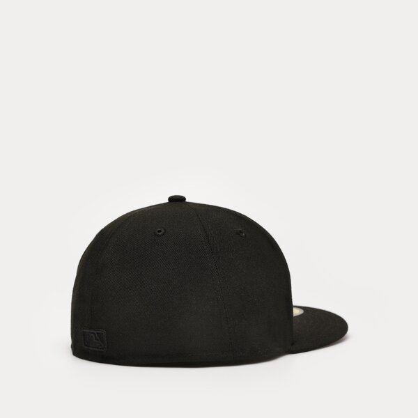 Damska czapka z daszkiem NEW ERA CZAPKA BLACK ON BLACK NY YANKEES 10000103 kolor czarny