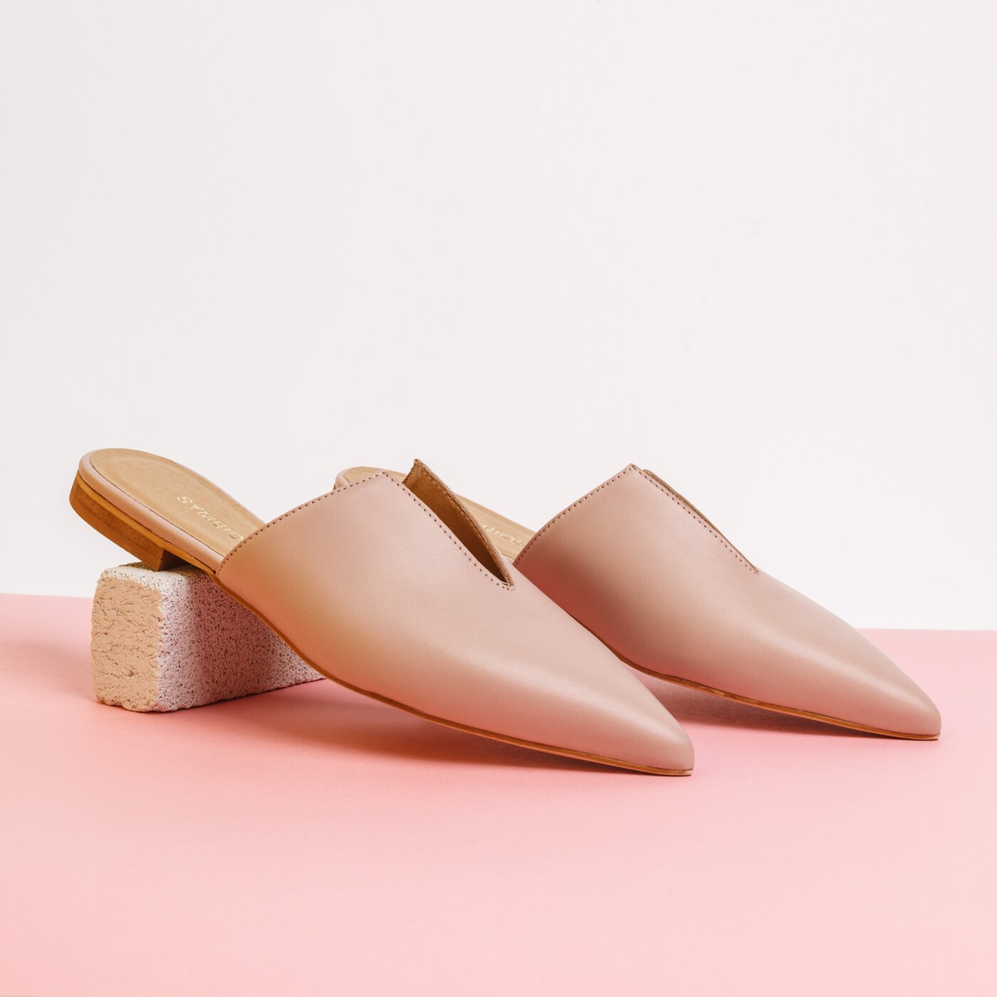 Damskie klapki SYMBIOSIS MARGARET  sywc120023 kolor beżowy