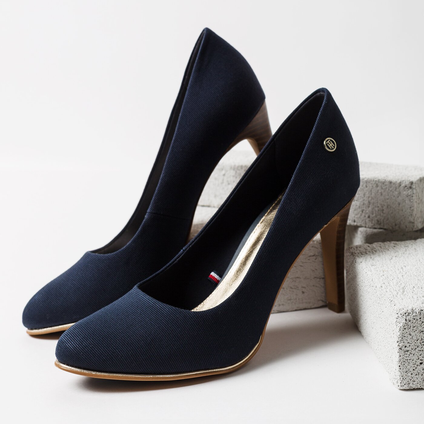 Damskie szpilki / czółenka TOMMY HILFIGER BASIC TEXTILE PUMP SPRING fw0fw02927403 kolor granatowy