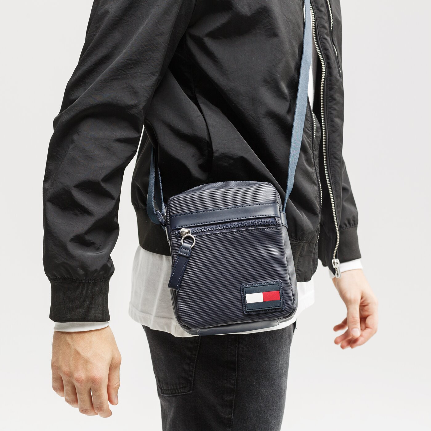 TOMMY HILFIGER TORBA SPORT PIQUE MINI REPORTER am0am05805cjm kolor granatowy