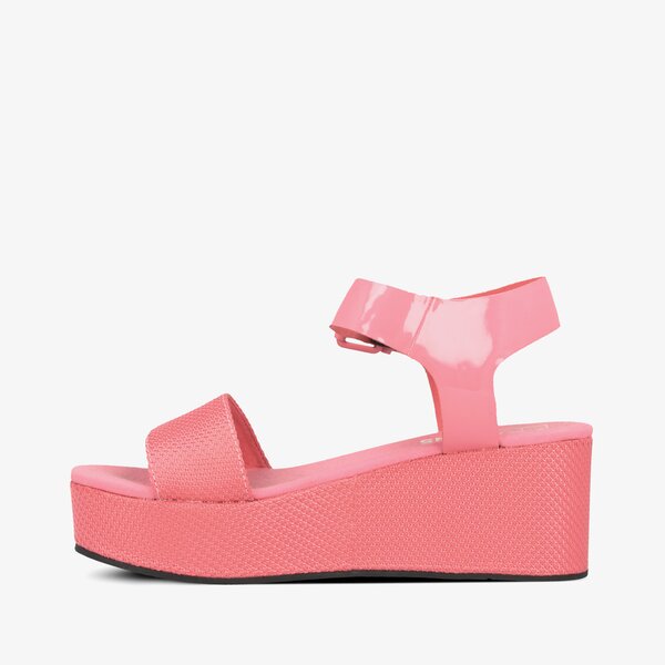 Damskie sandały TOMMY HILFIGER DENIA 2C MATERIAL MIX FLATFORM SANDAL en0en00561669 kolor różowy