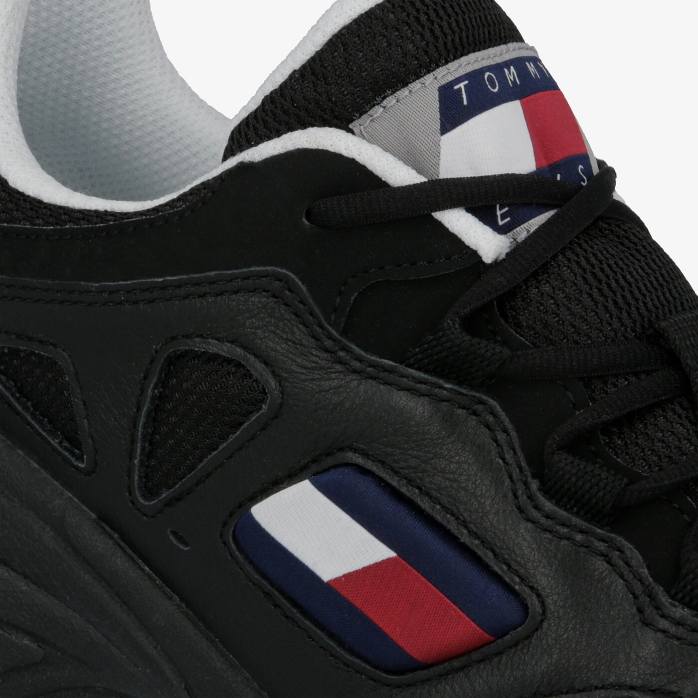 Męskie sneakersy (buty) TOMMY HILFIGER NEVIS 01C2 em0em00344990 kolor czarny