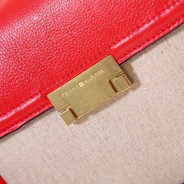 TOMMY HILFIGER TORBA EDIE CROSSOVER bw56923133807 kolor czerwony