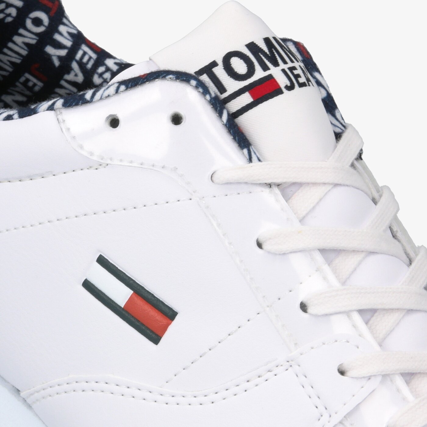 Męskie sneakersy (buty) TOMMY HILFIGER CASUAL TOMMY JEANS SNEAKER em0em003720k5 kolor biały