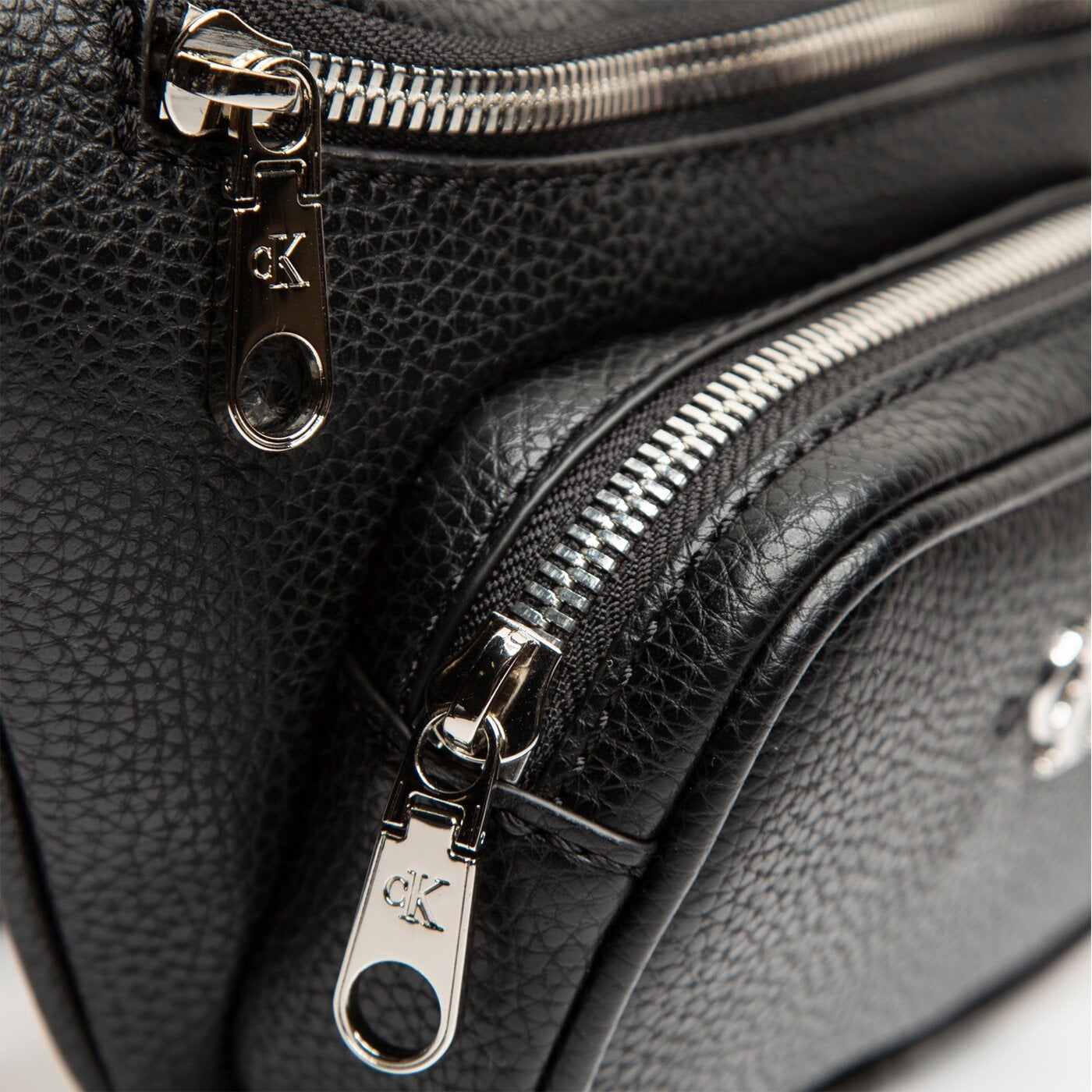 Damska nerka / saszetka CALVIN KLEIN TOREBKA CONVERTIBLE WAIST BAG k60k607840bds kolor czarny