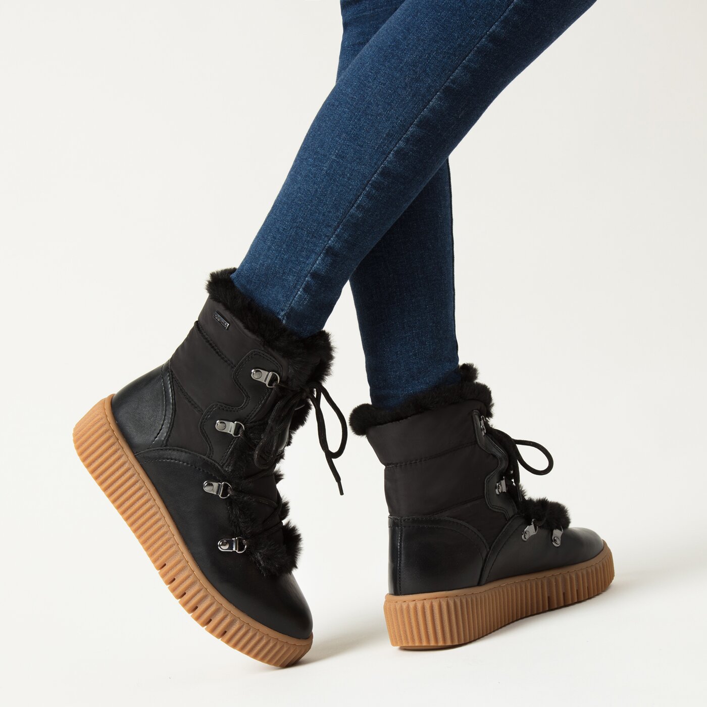 Damskie śniegowce TAMARIS SNOW FUR 1-1-26854-29 001 kolor czarny