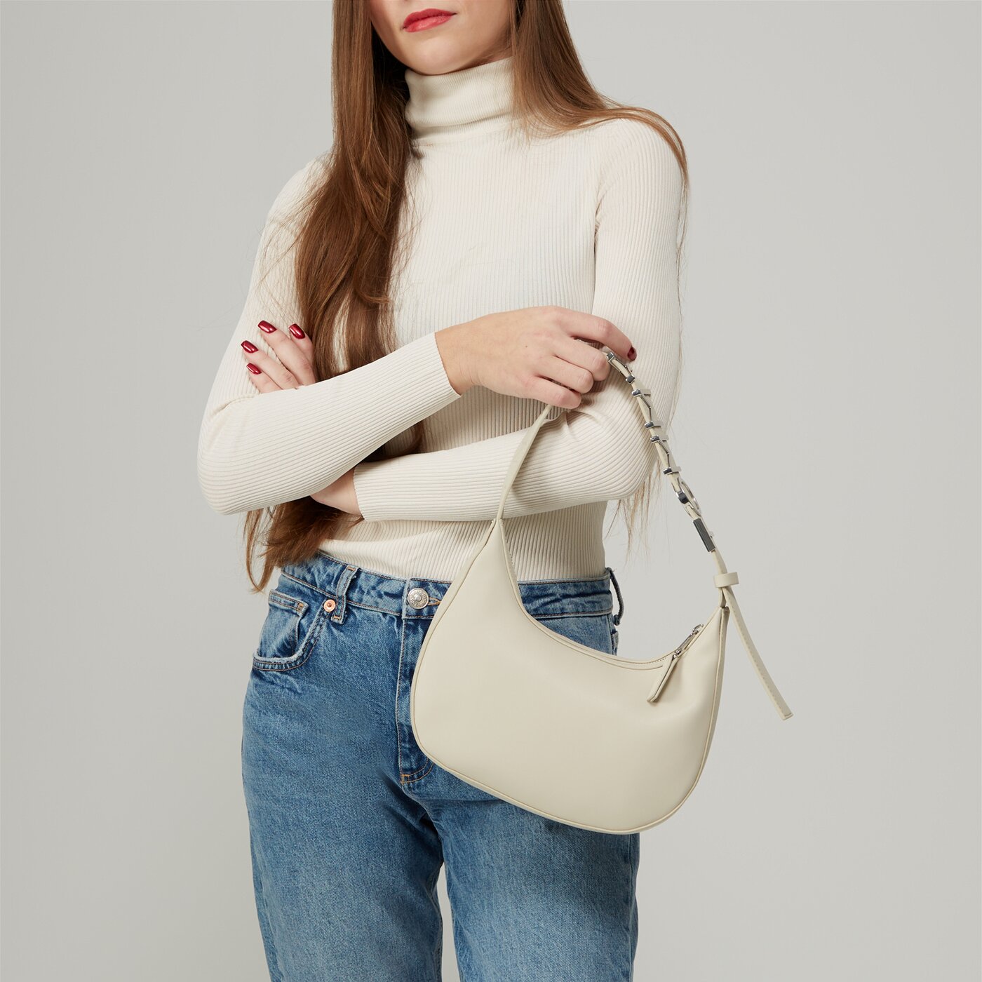 Damska torebka TOMMY HILFIGER TOREBKA TJW BOLD SHOULDER BAG aw0aw15433aev kolor biały