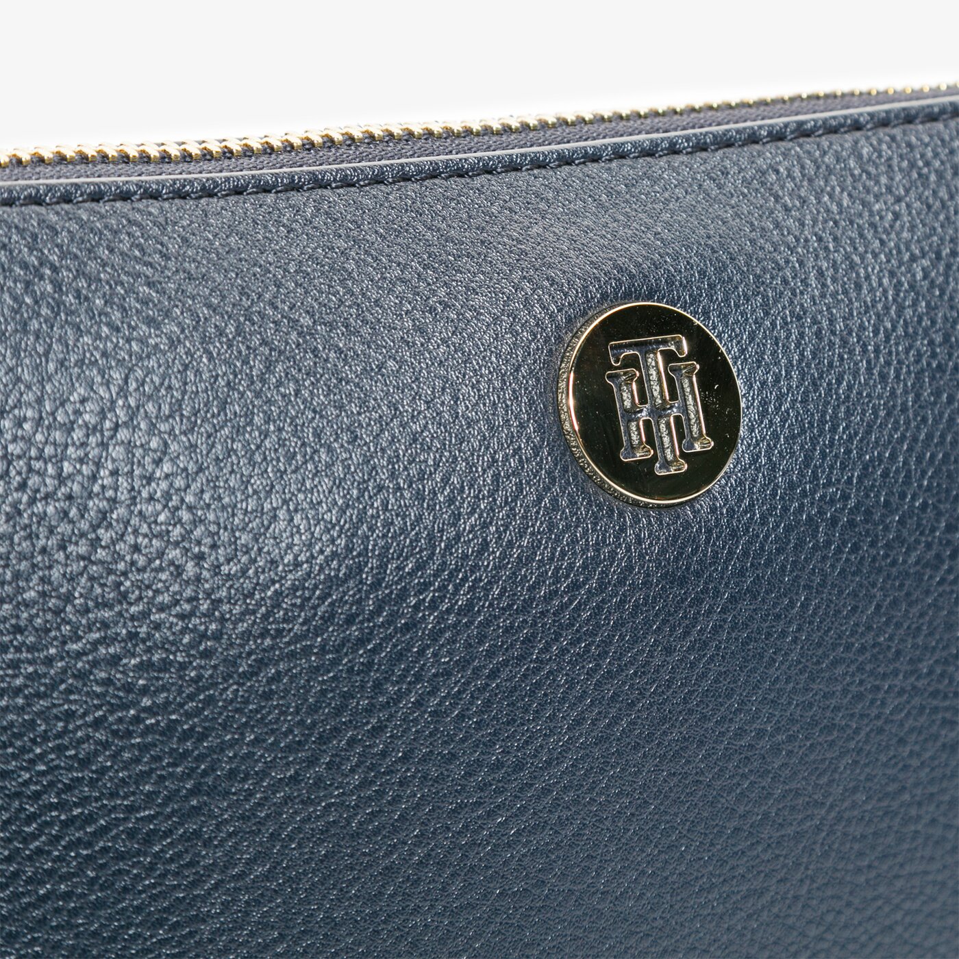 Damska torebka TOMMY HILFIGER TOREBKA CHARMING CROSSOVER aw0aw08157cjm kolor granatowy