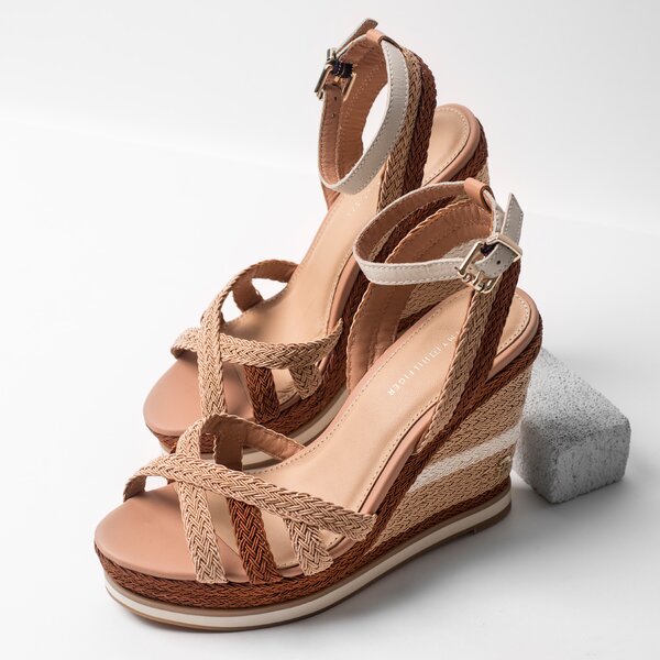Damskie sandały TOMMY HILFIGER WEDGE SANDAL SPORTY OUTSOLE fw0fw02251121 kolor beżowy
