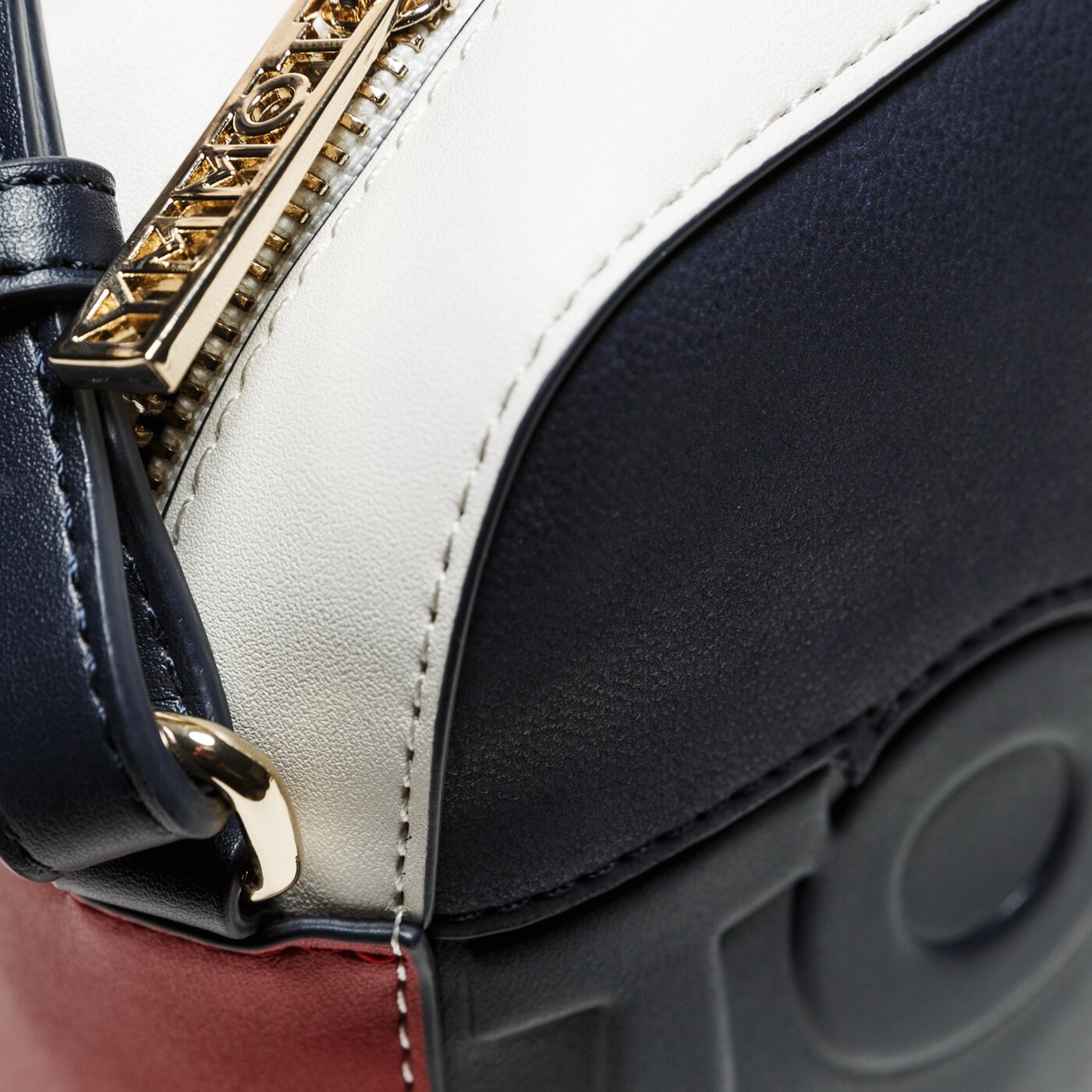 Damska torebka TOMMY HILFIGER TOREBKA TOMMY LOGO CROSSOVER aw0aw05644901 kolor granatowy