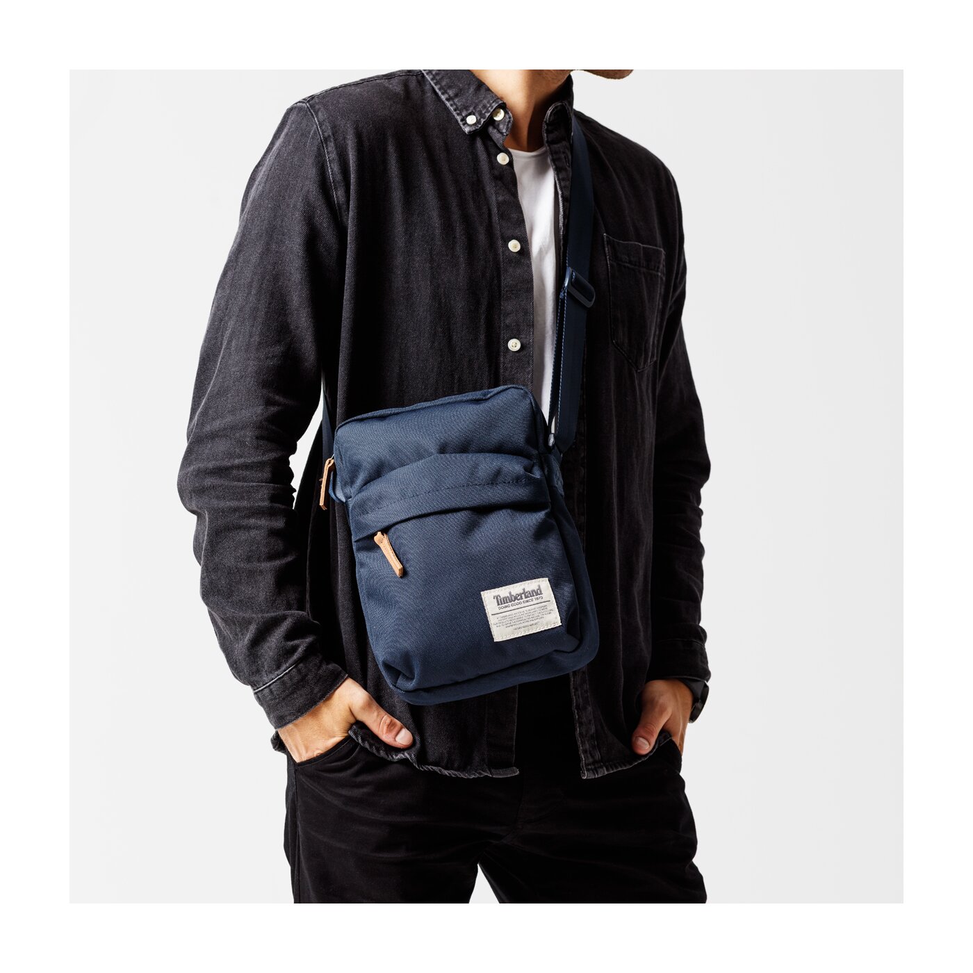 TIMBERLAND TORBA LARGE CROSS BODY tb0a1d1y4331 kolor granatowy