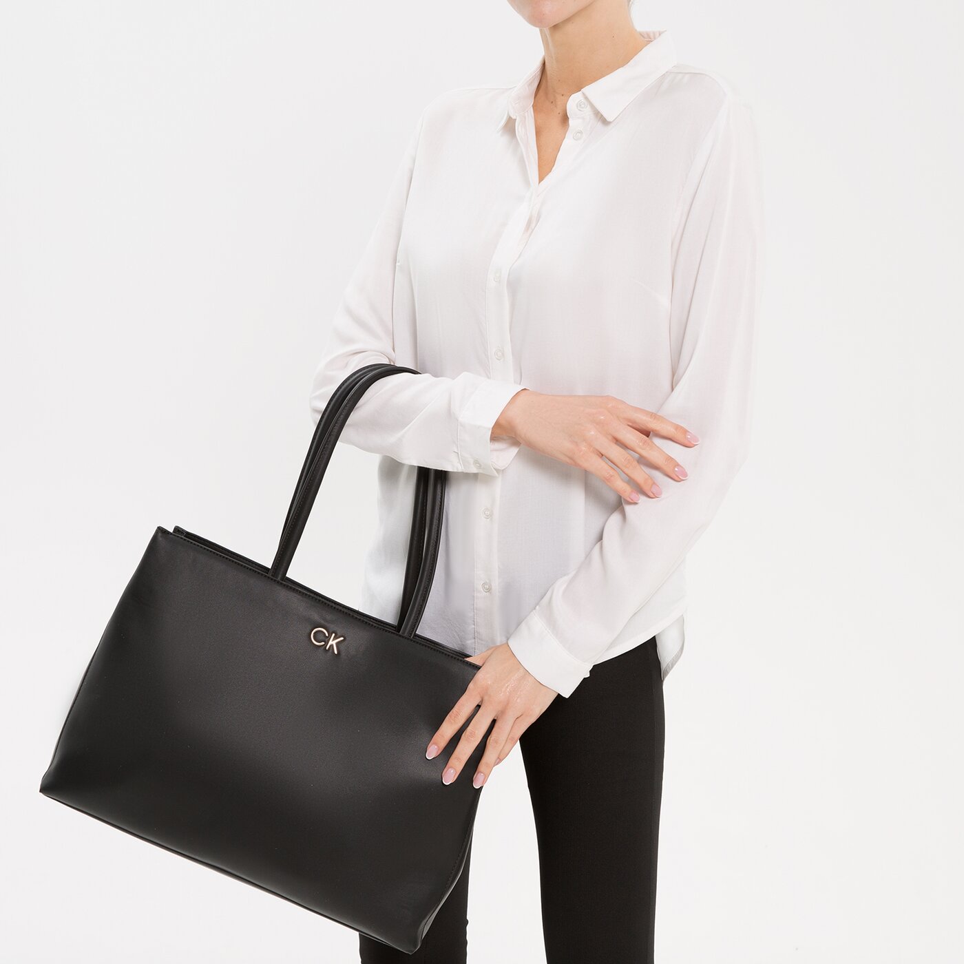 Damska torebka CALVIN KLEIN TOREBKA RE-LOCK SHOPPER k60k608720bax kolor czarny