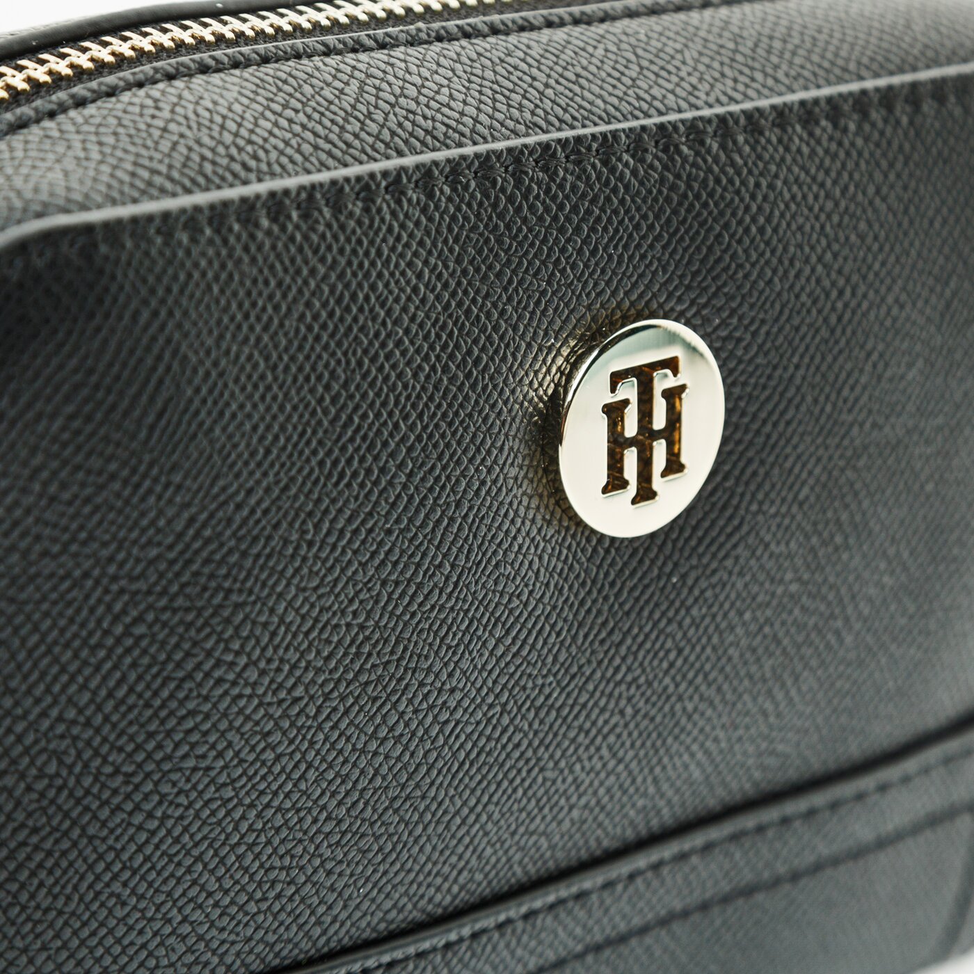 Damska torebka TOMMY HILFIGER TOREBKA HONEY CAMERA BAG aw0aw09666bds kolor czarny