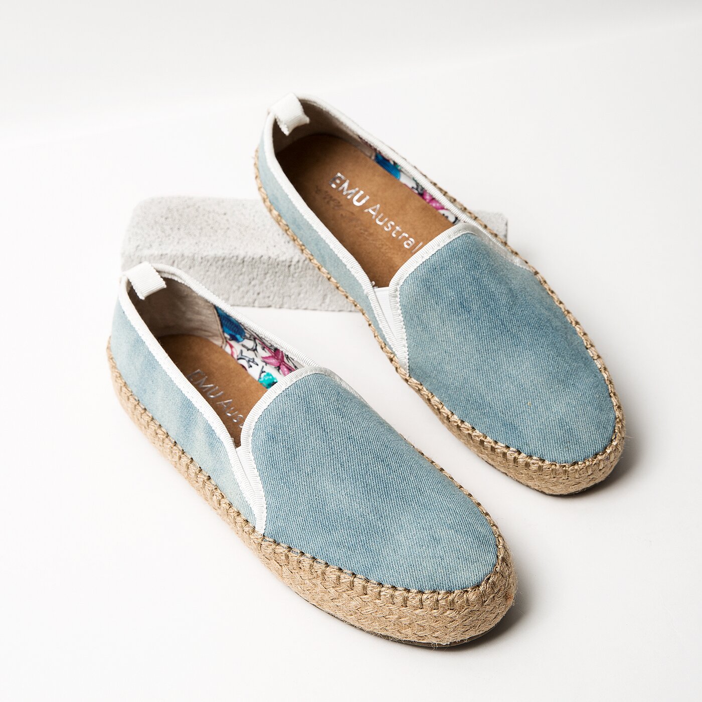 Damskie espadryle EMU GUM LIGHT DENIM DISTRESS w11385lightdenimdis kolor niebieski