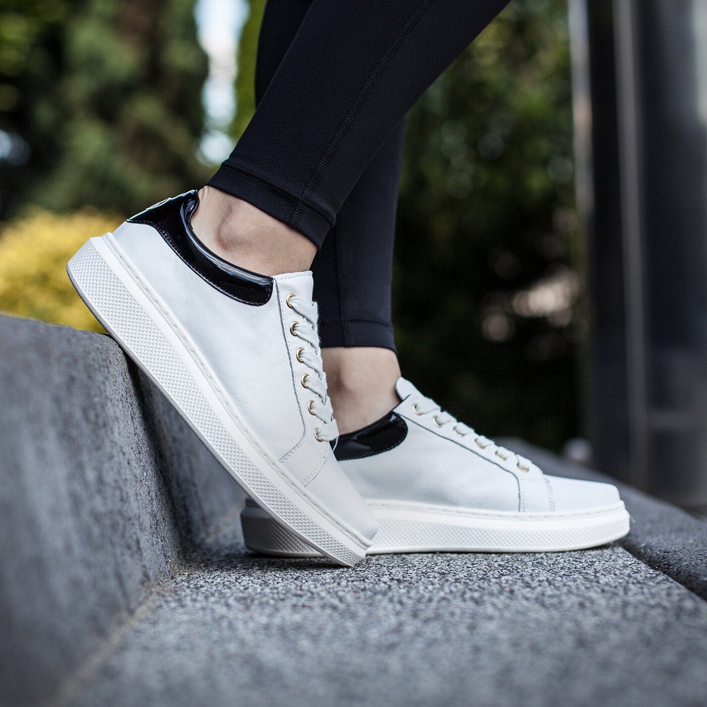 Damskie trampki TOMMY HILFIGER S1285ABRINA 1A fw56822036990 kolor biały