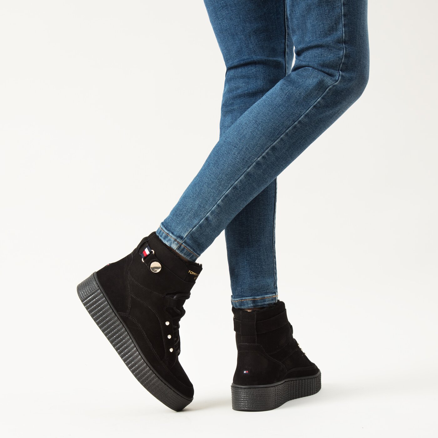 Damskie sneakersy (buty) TOMMY HILFIGER WARMLINED LACE UP BOOT fw0fw06798bds kolor czarny