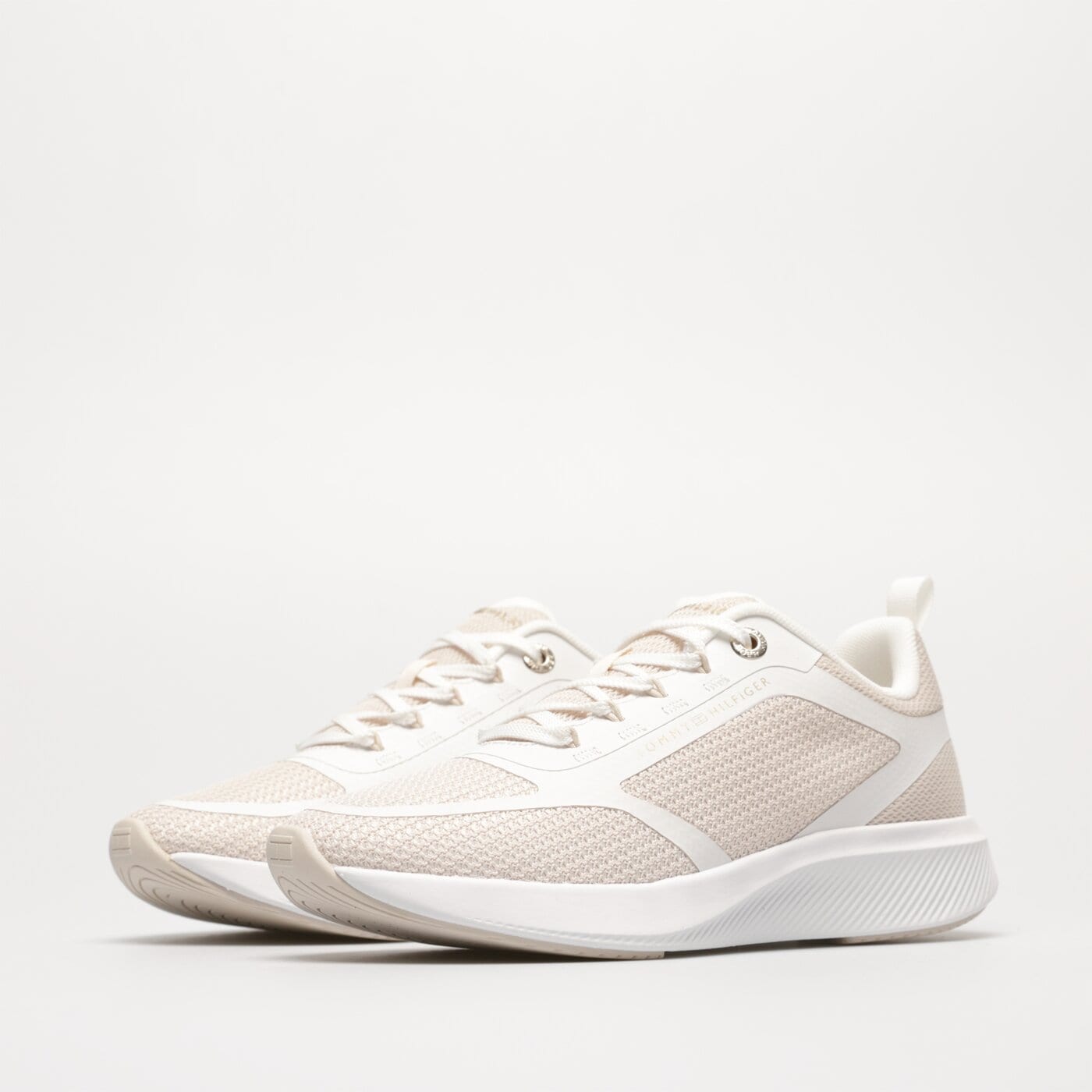 Damskie sneakersy (buty) TOMMY HILFIGER ACTIVE MESH TRAINER fw0fw06981ybs kolor biały