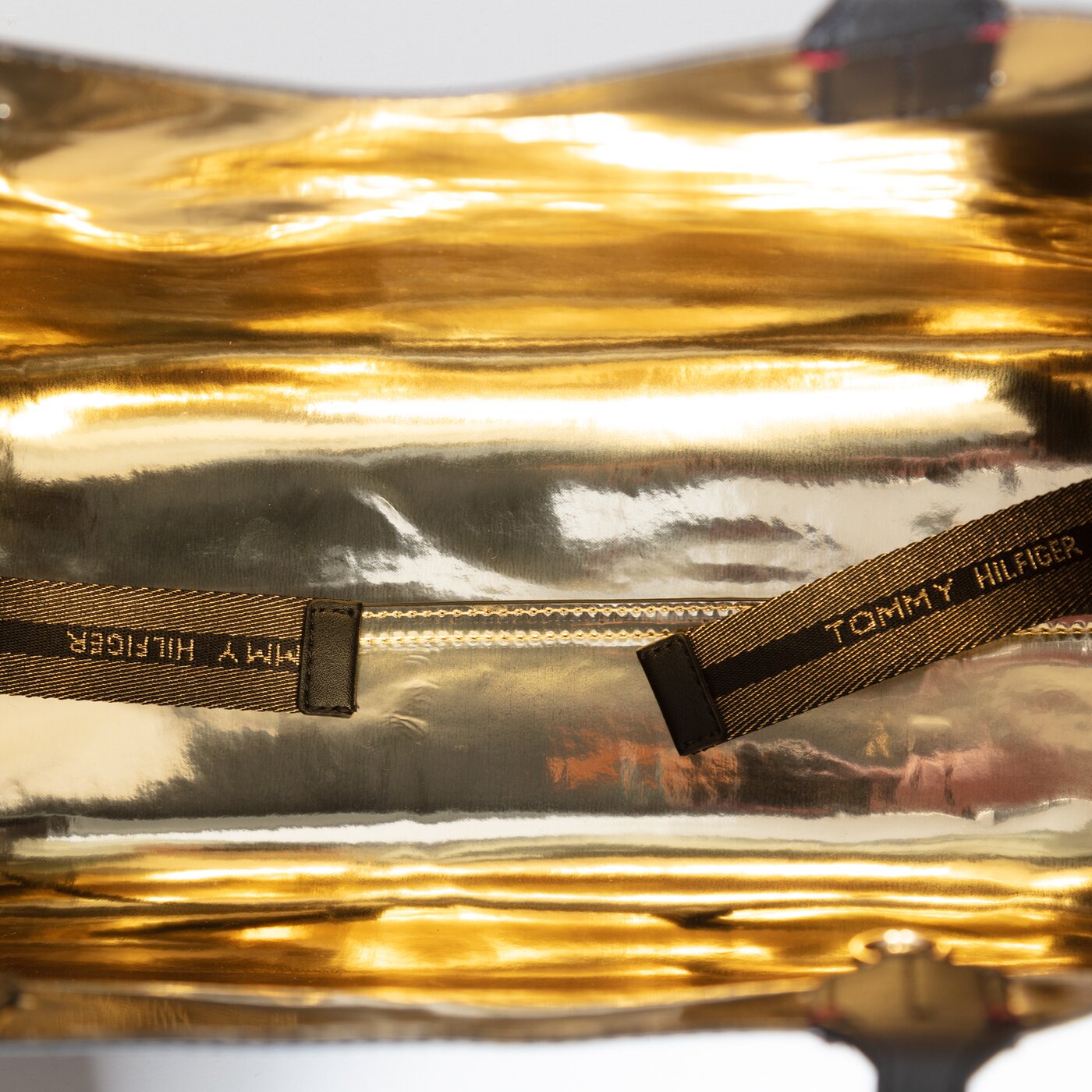 Damska torebka TOMMY HILFIGER TOREBKA ICONIC TOMMY TOTE aw0aw10457bds kolor czarny